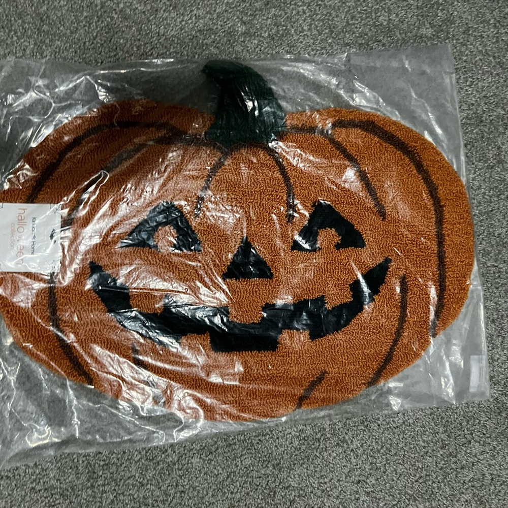 Big Pumpkin Rug with Black Accents🎃